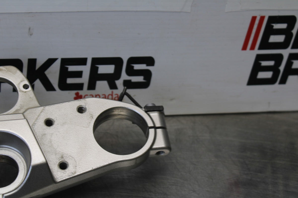 09 KAWASAKI CONCOURS 14 ZG1400B FORKS UPPER TRIPLE TREE CLAMP BB875