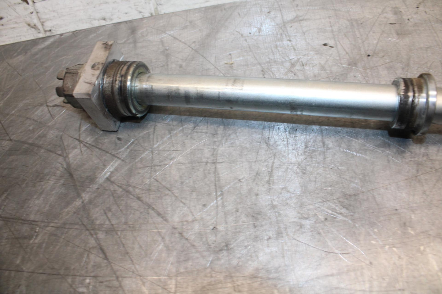 15-17 KAWASAKI EX 650 NINJA EX650 ABS REAR AXLE BACK WHEEL RIM BOLT AXEL BB494