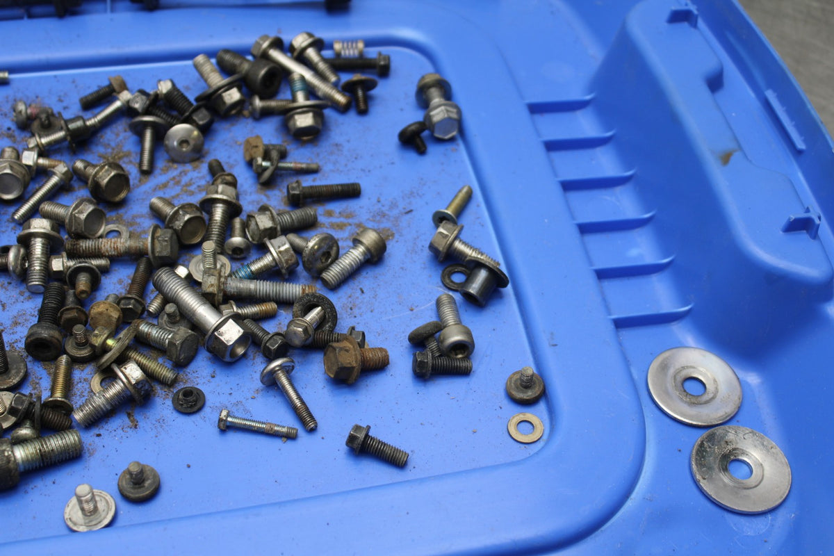 05 TRIUMPH ROCKET III MOUNTING BOLTS HARDWARE MOTOR SCREWS BB186