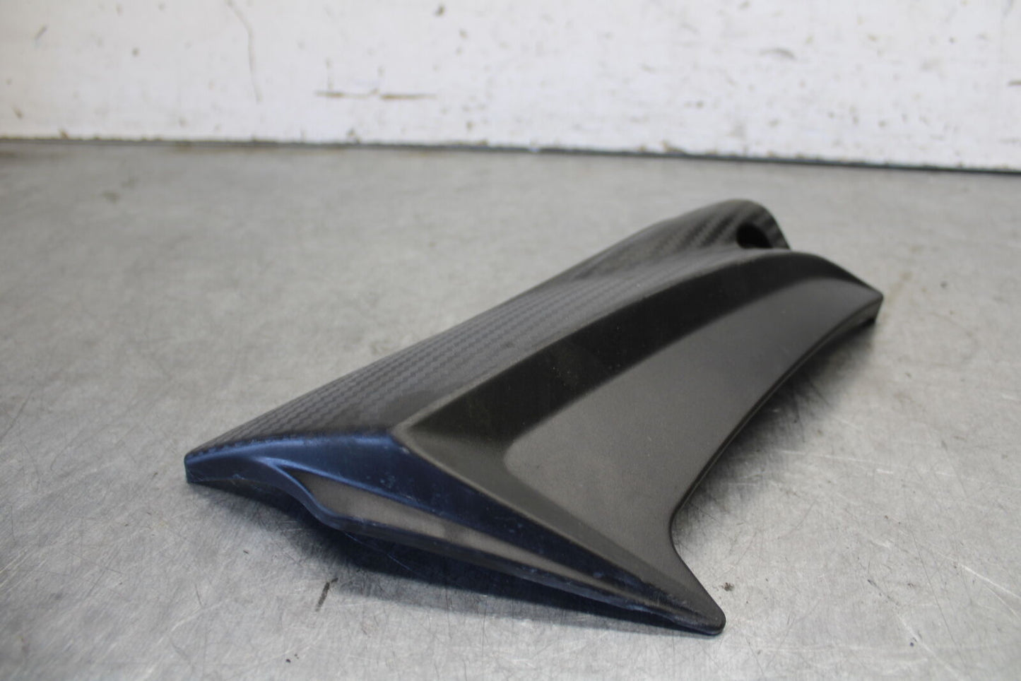 11-24 SUZUKI GSXR750 LEFT FRAME SIDE COVER COWL PANEL TRIM  BB687