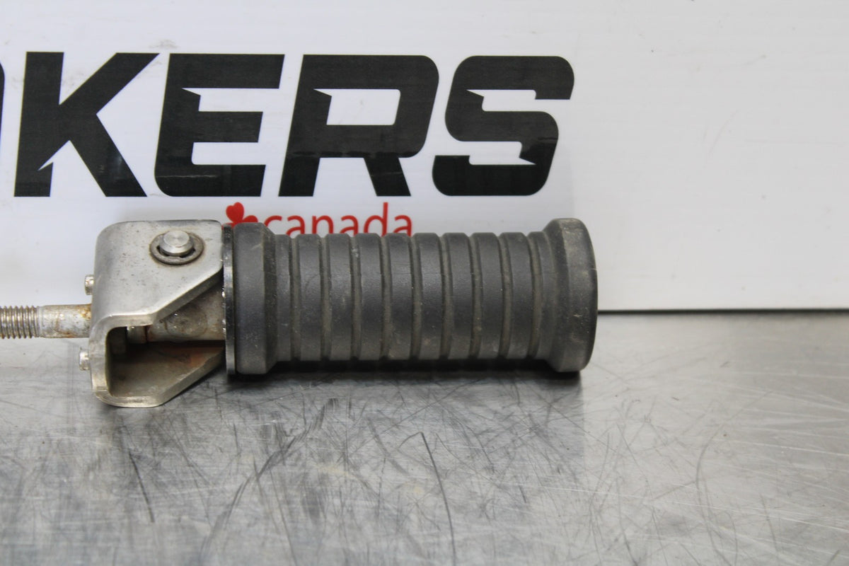 05 TRIUMPH ROCKET III REAR PASSENGER FOOT STEP PEG BB186