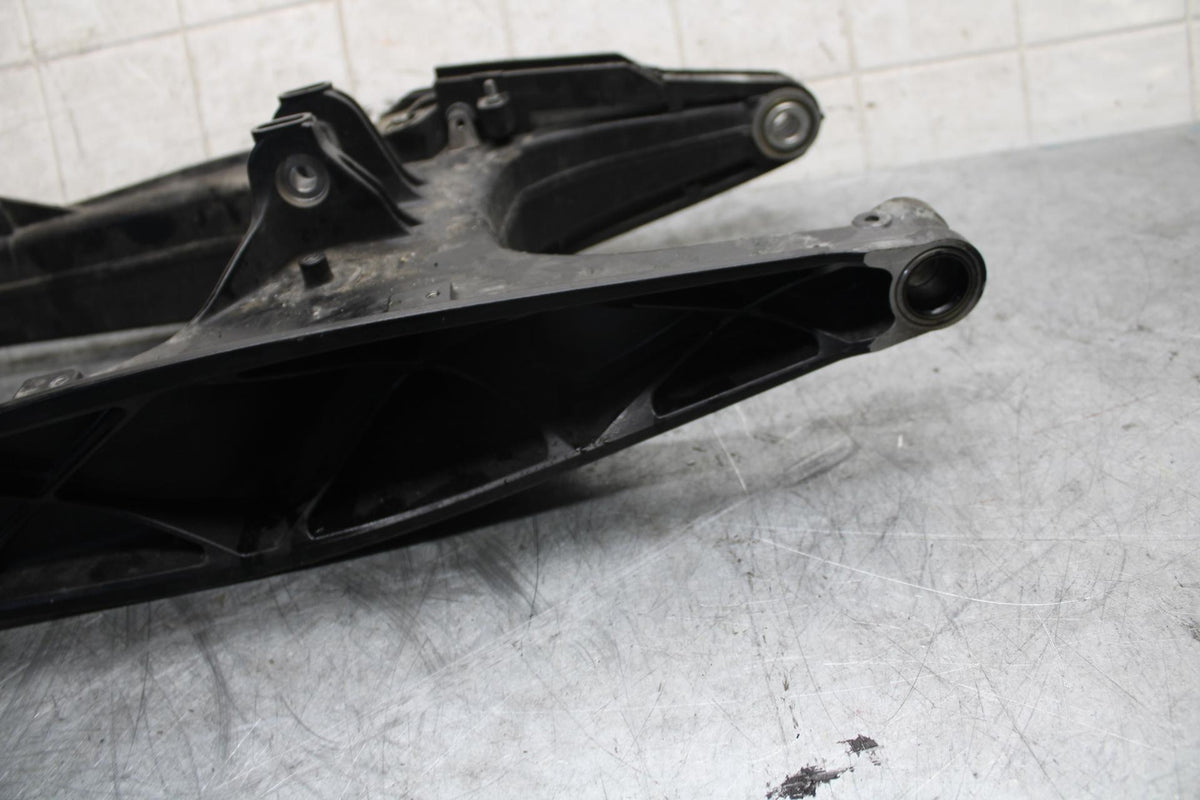 22-23 HUSQVARNA SVARTPILEN 401 REAR SWINGARM BACK SUSPENSION SWING ARM BB541