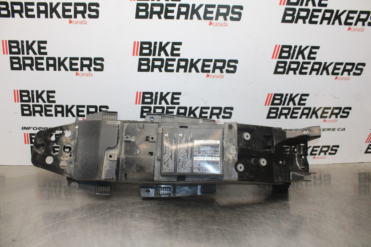 16 YAMAHA XSR900 REAR BACK TAIL UNDERTAIL BATTERY TRAY PLASTIC BB786