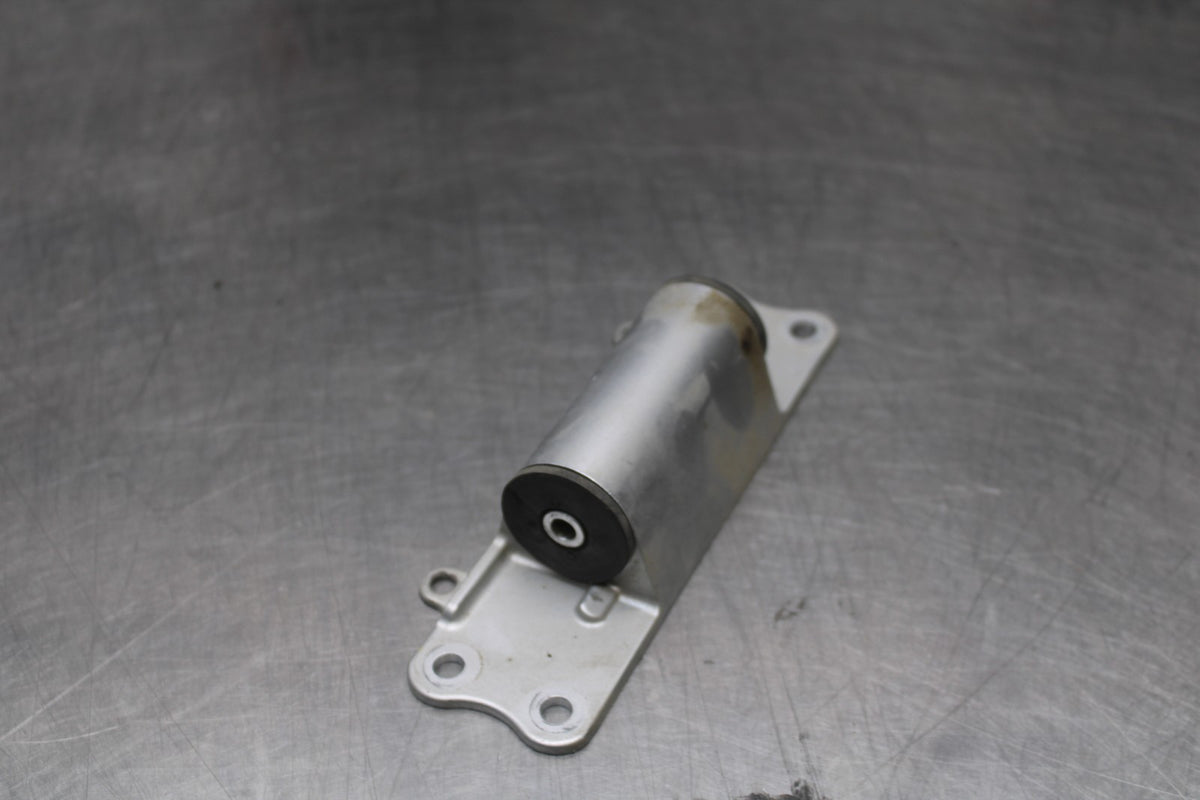 13 YAMAHA YZF R1 GAS TANK FUEL CELL PETROL RESERVOIR BRACKET MOUNT BB781