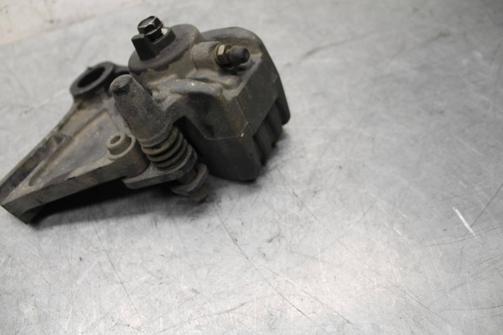 2012 Kawasaki Ninja ZX6R ZX600R REAR BACK BRAKE CALIPER W MOUNT BRACKET BB529