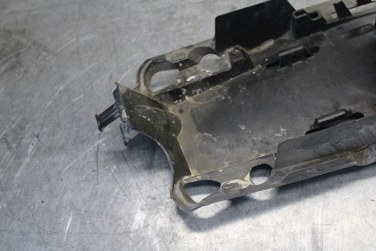 06-07 SUZUKI GSXR 600 REAR BACK TAIL UNDERTAIL BATTERY TRAY PLASTIC BB694