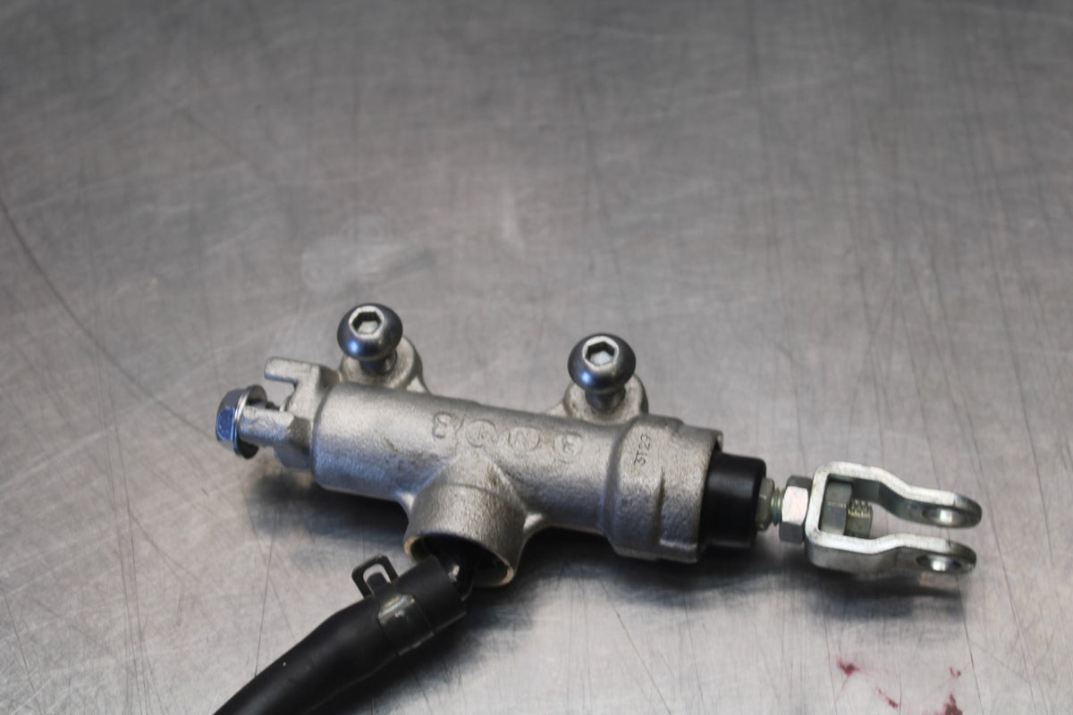 22 KAWASAKI NINJA 1000SX REAR BACK BRAKE MASTER CYLINDER W RESERVOIR BB780
