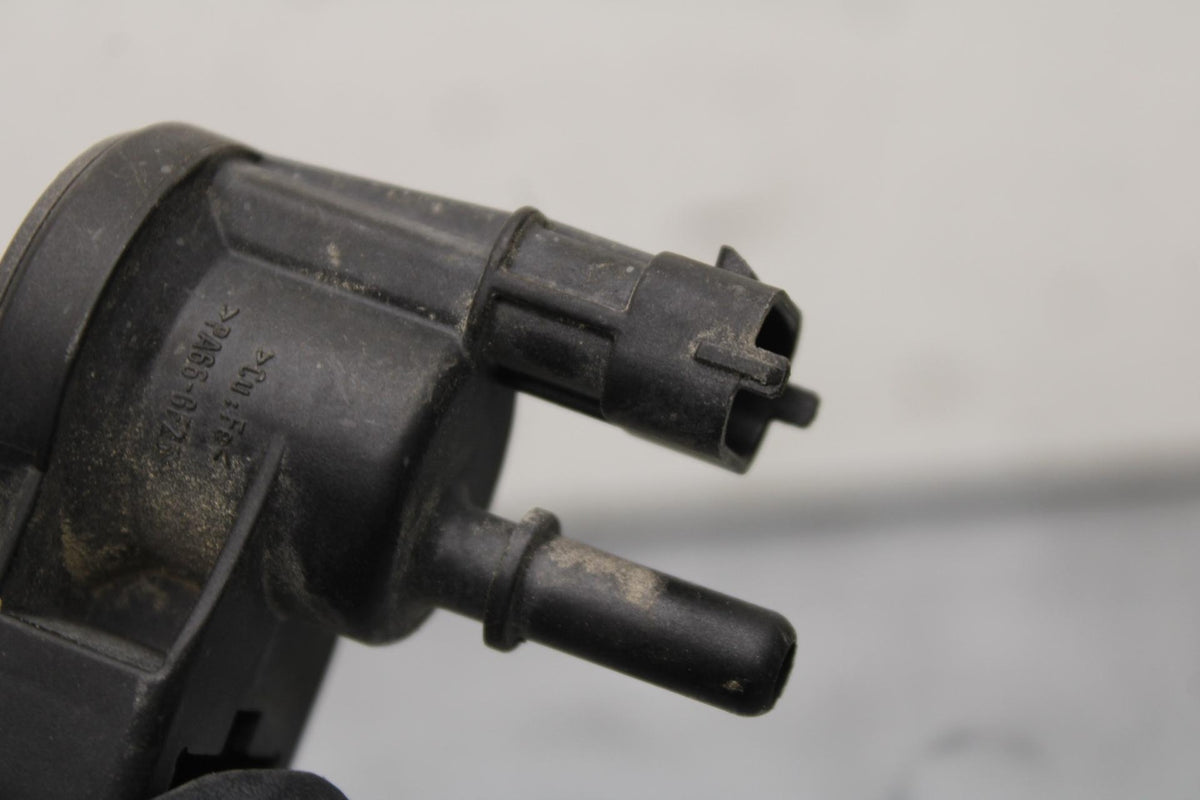 16-18 KTM 690 DUKE AIR VALVE SOLENOID TOP ENGINE SWITCH SENSOR BB631