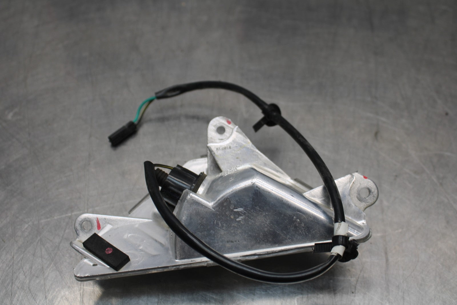 13-17 KAWASAKI NINJA 300 EX300 ABS LEFT FRONT TURN SIGNAL LIGHT INDICATOR BB187