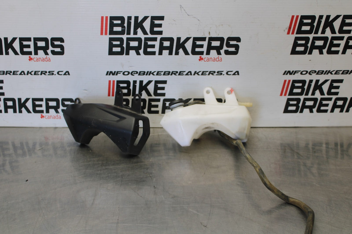 20 TRIUMPH STREET TRIPLE 765 COOLANT WATER TANK RESERVOIR BOTTLE BB864