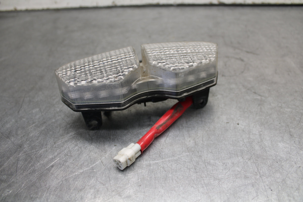 08-09 YAMAHA YZF R6S REAR TAIL TAILLIGHT BACK BRAKE LIGHT  BB690