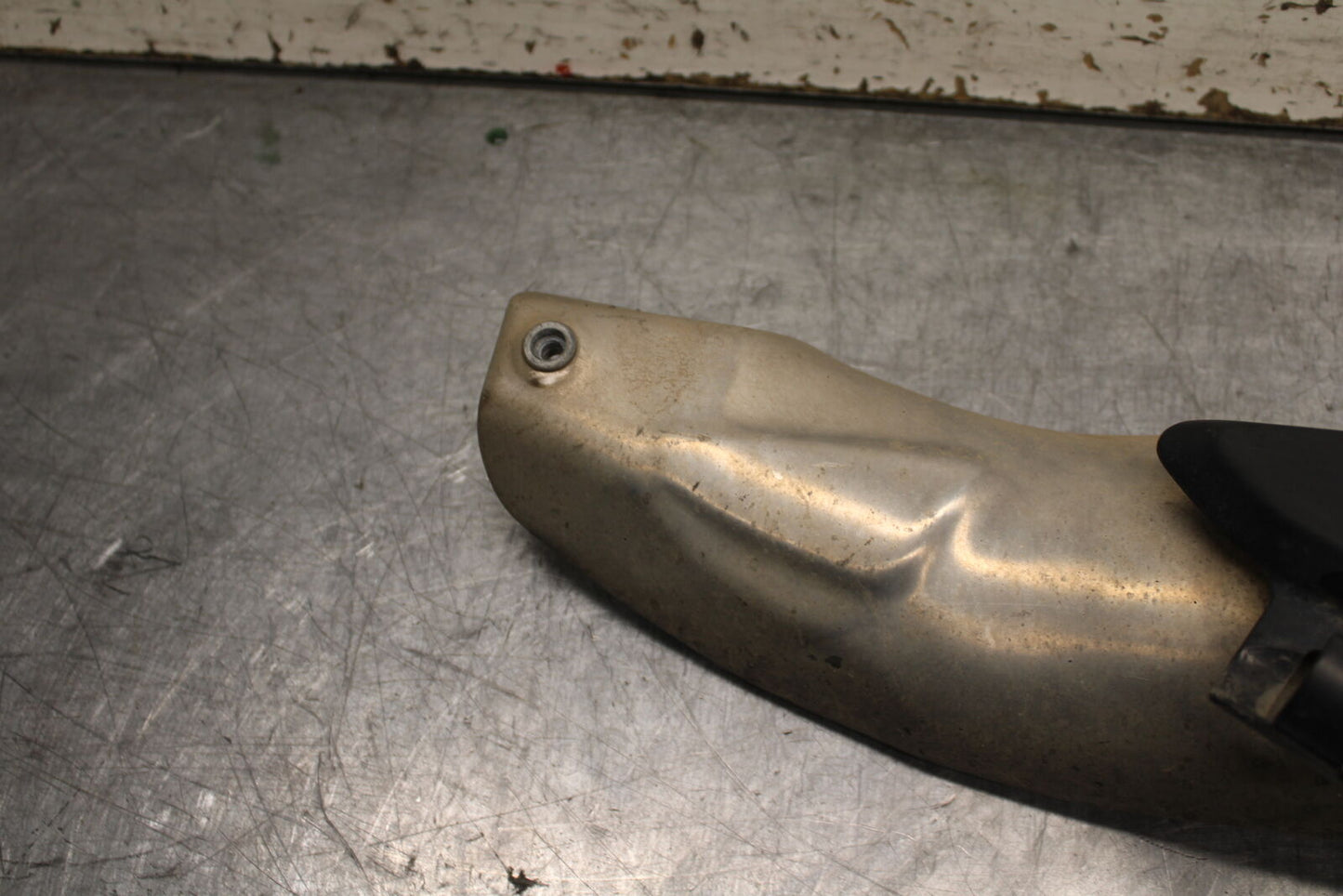 05-06 HONDA CBR600RR REAR BACK MUFFLER EXHAUST PIPE COVER HEAT SHIELD  BB739