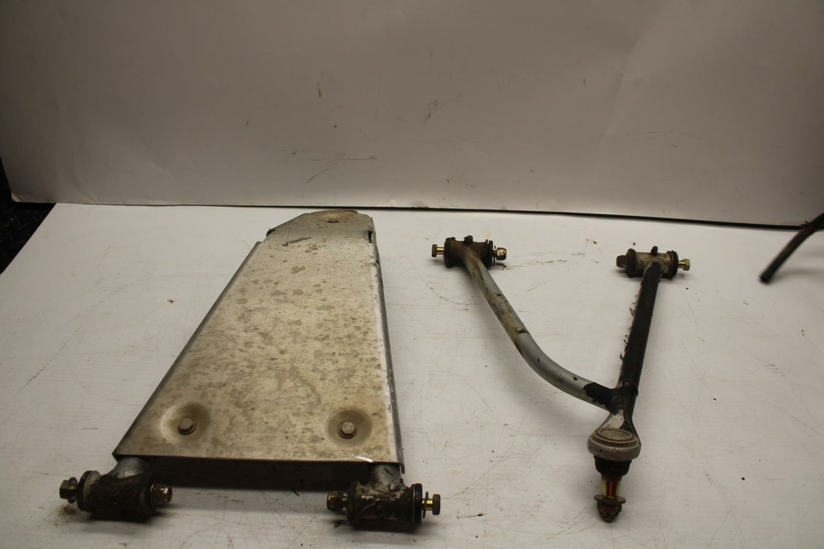 2005 Polaris Predator 500  LOWER UPPER RIGHT CONTROL A ARMS  1013799-385 BB269