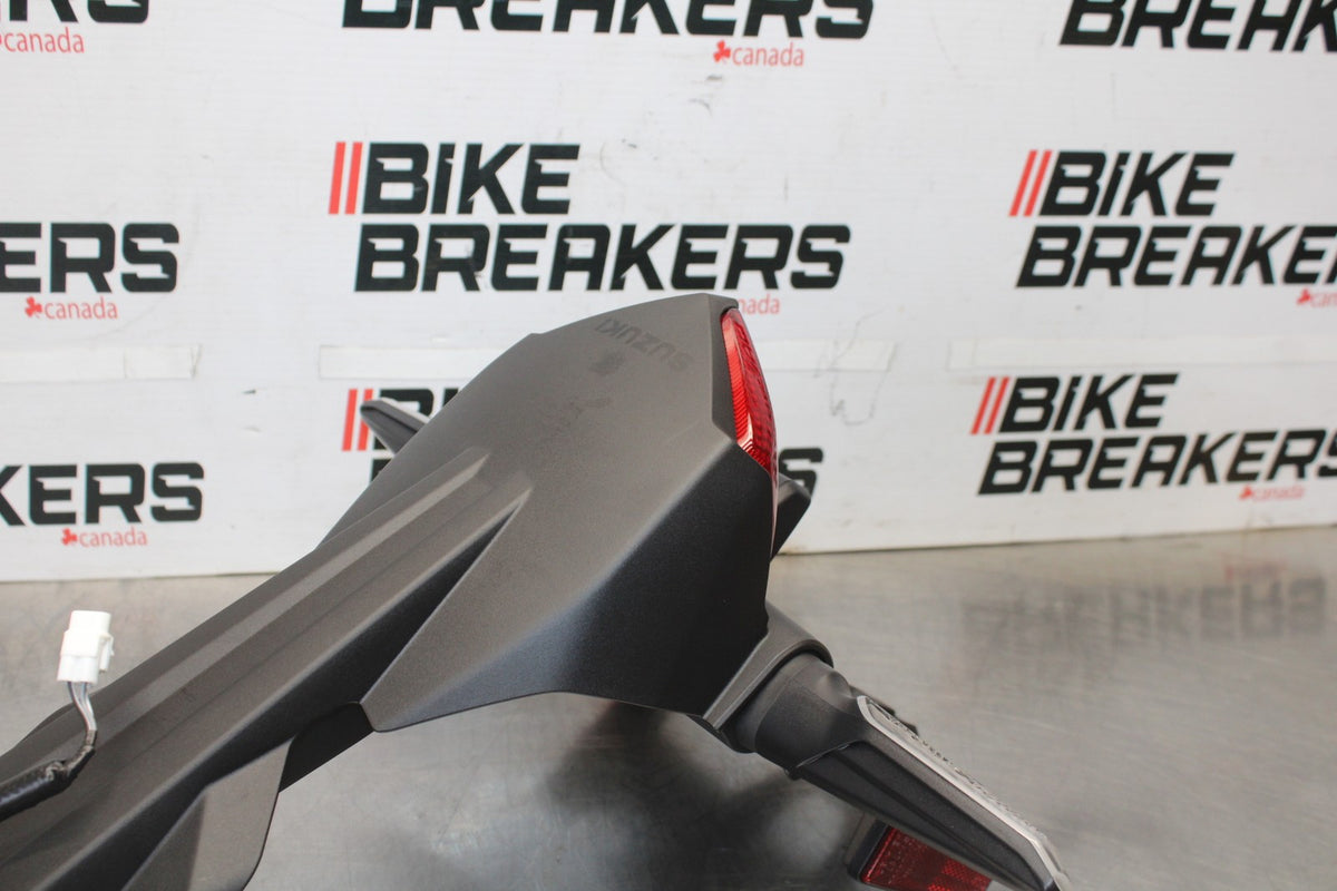 23-26 SUZUKI GSX-8S REAR TAIL LIGHT BACK FENDER TURN SIGNALS BB00