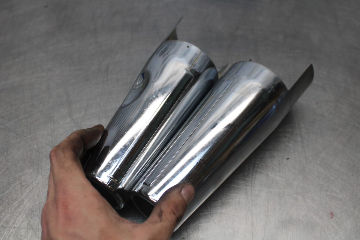 08 YAMAHA V STAR 1100 XVS1100AW CLASSIC FRONT FORK COVER TOP GUARD SHIELD BB916