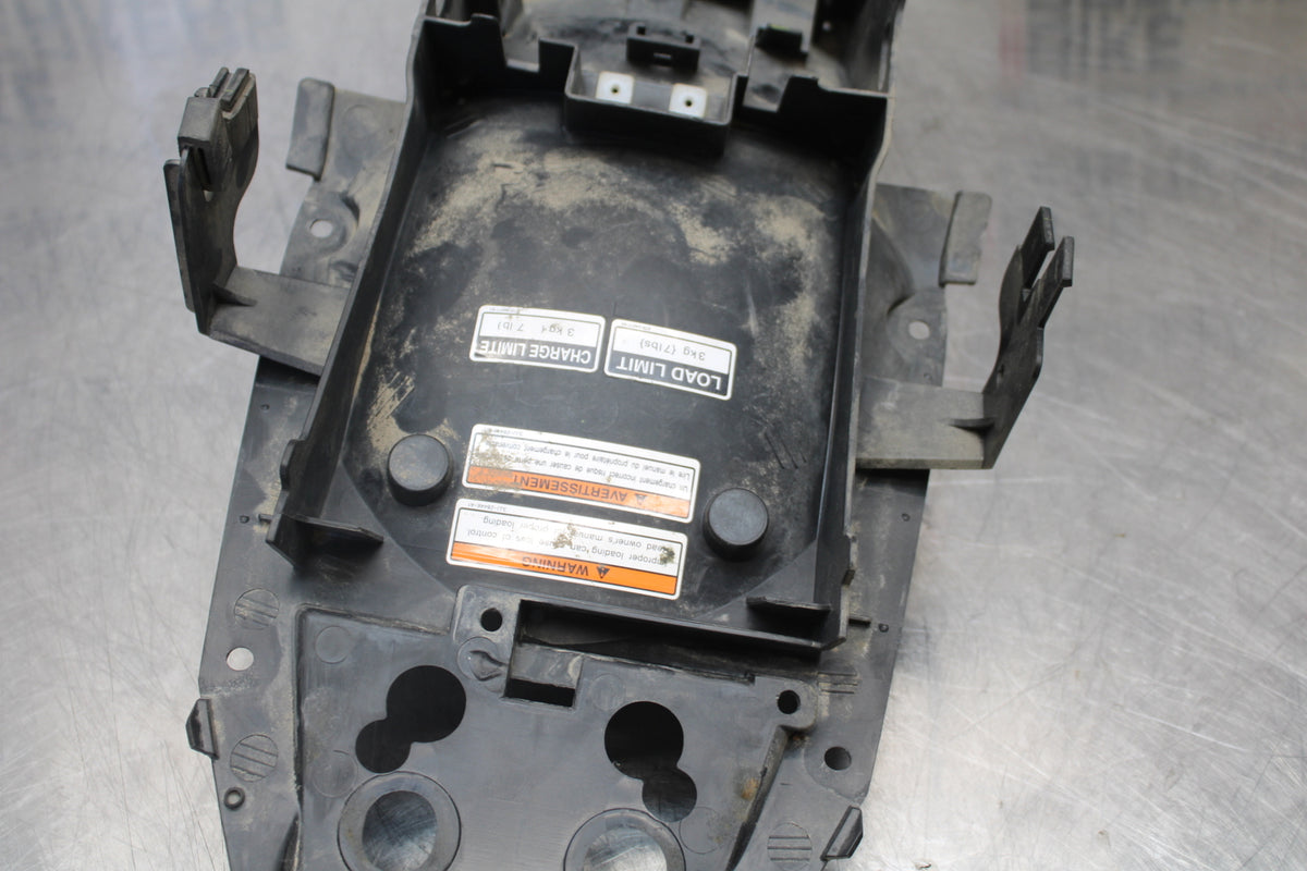 09-15 YAMAHA FZ6R REAR BACK TAIL UNDERTAIL BATTERY TRAY PLASTIC BB161
