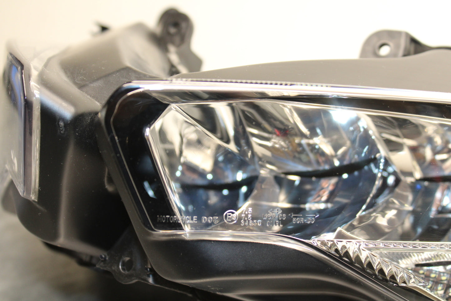 19-23 KAWASAKI NINJA ZX6R FRONT HEADLIGHT HEAD LIGHT LAMP BB749
