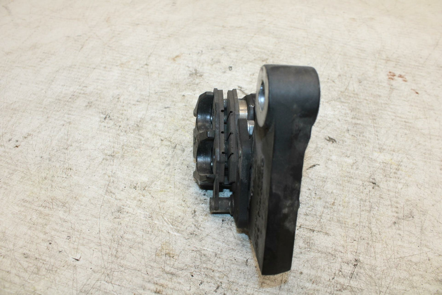 12-13 KAWASAKI EX300 NINJA REAR BACK BRAKE CALIPER W MOUNT BRACKET BB373