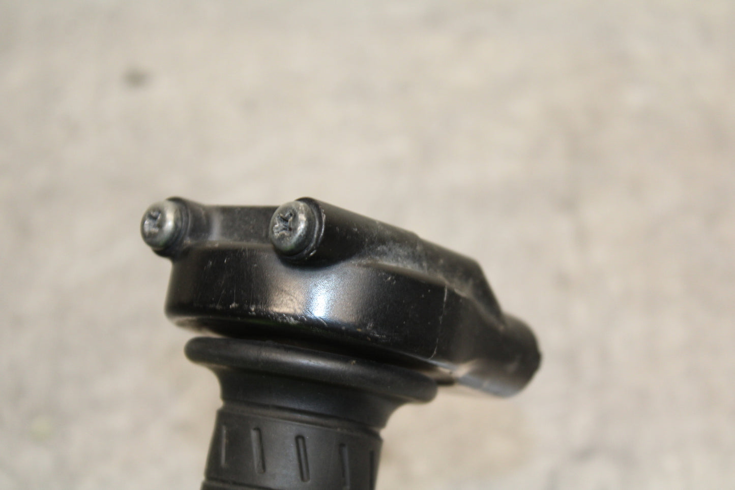 12-13 KAWASAKI Z1000 THROTTLE CABLE LINE HOUSING GUIDE BB743