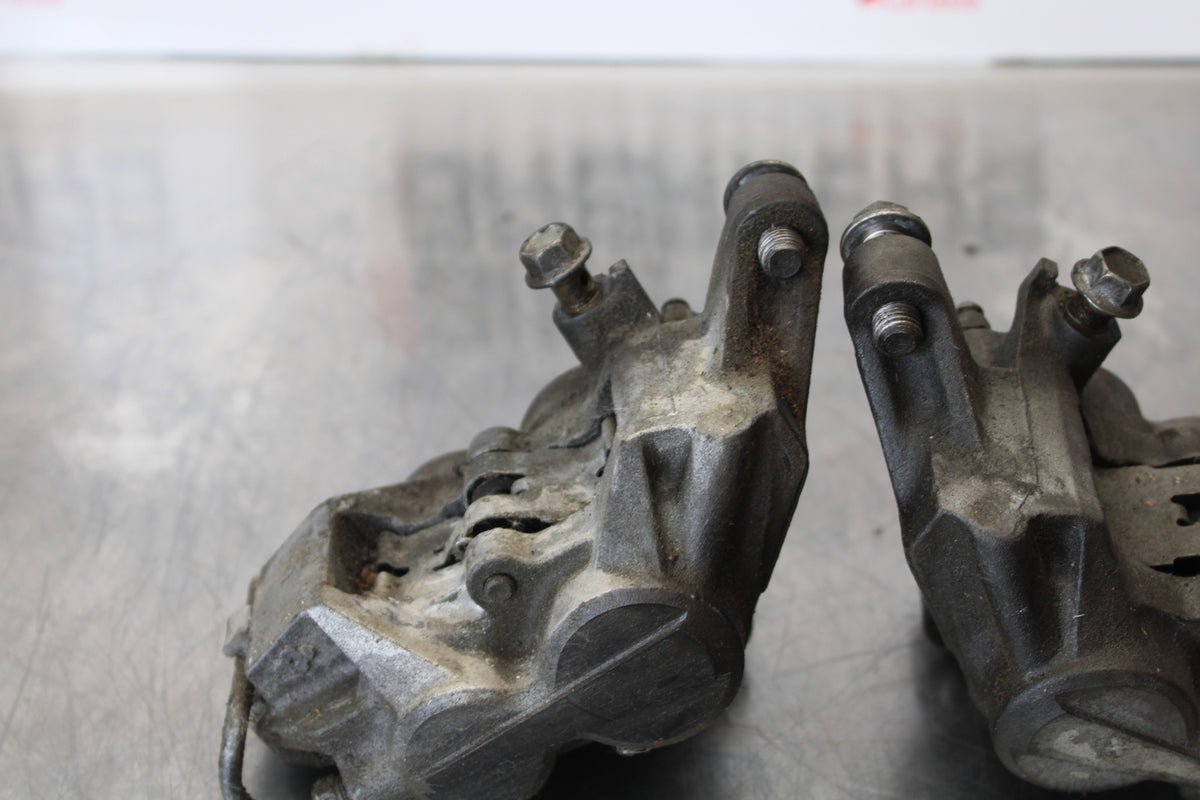 96-07 YAMAHA YZF600R RIGHT LEFT FRONT BRAKE CALIPER SET PAIR CALIPERS BB158