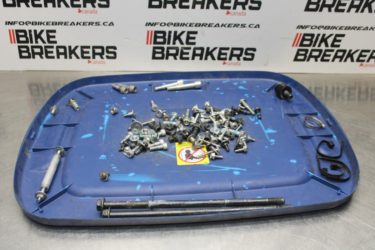 24-25 SUZUKI GSXR1000 MOUNTING BOLTS HARDWARE MOTOR SCREWS BB767
