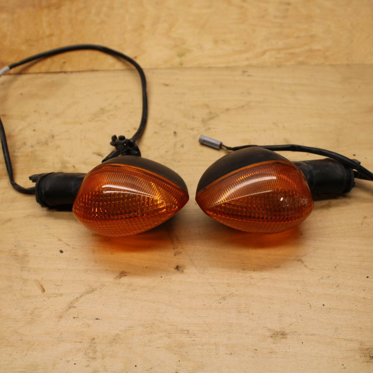18-21 YAMAHA XSR700 REAR LEFT RIGHT TURN SIGNALS LIGHT INDICATORS BB323