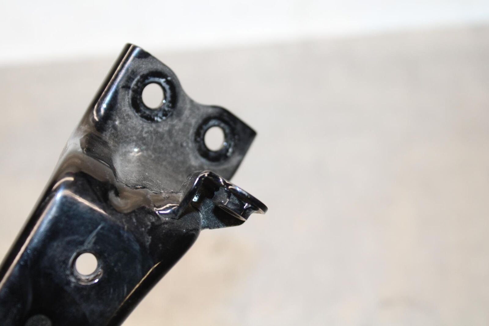 20 KAWASAKI Z400 ER400 ABS GAS TANK FUEL CELL RESERVOIR BRACKET MOUNT BB586