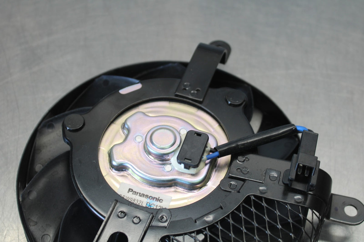 11-26 SUZUKI GSXR750 NEW TAKE OFF ENGINE RADIATOR COOLING FAN BB882