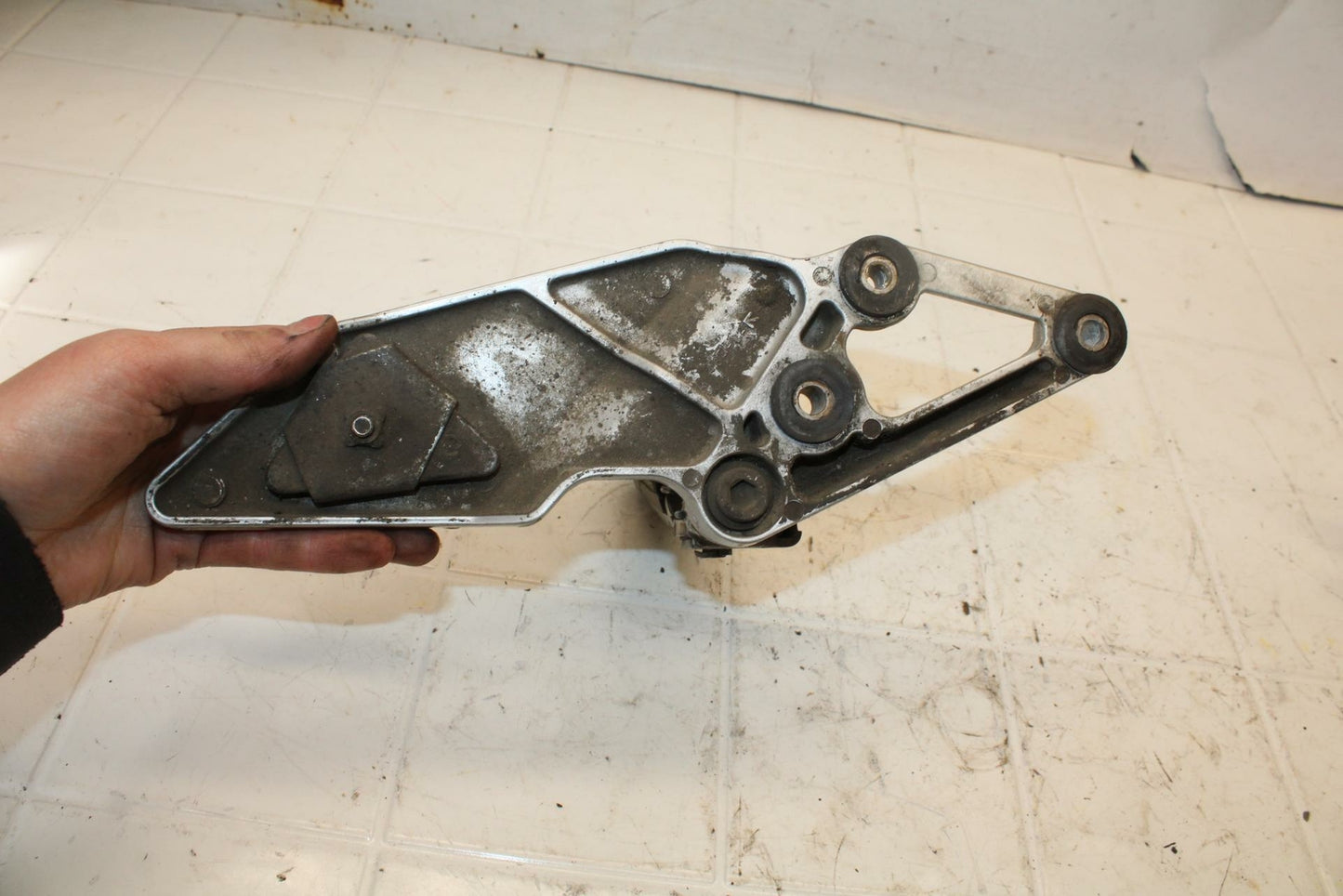 93-96 SUZUKI GSXR1100W LEFT REARSET REAR SET DRIVER FOOT PEG REST STOP BB12