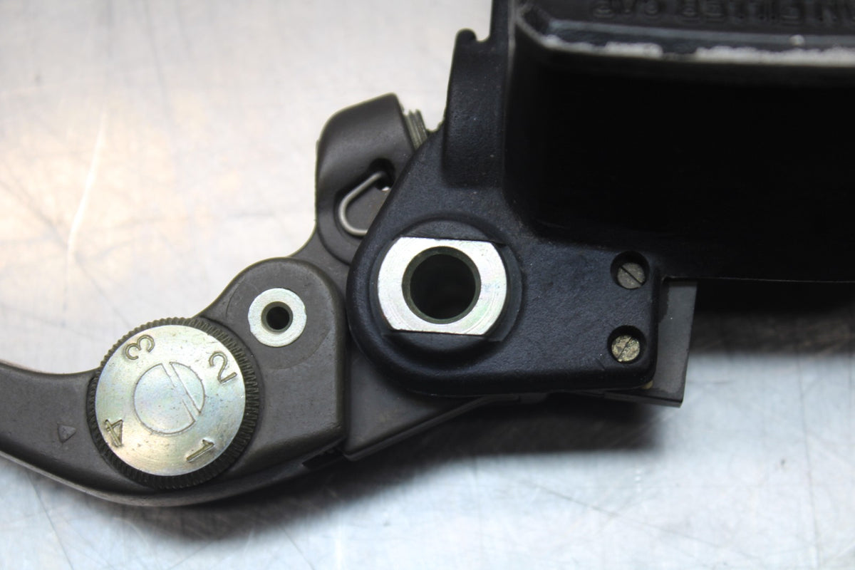 02 DUCATI MONSTER 620 FRONT BRAKE MASTER CYLINDER w/ LEVER BB851