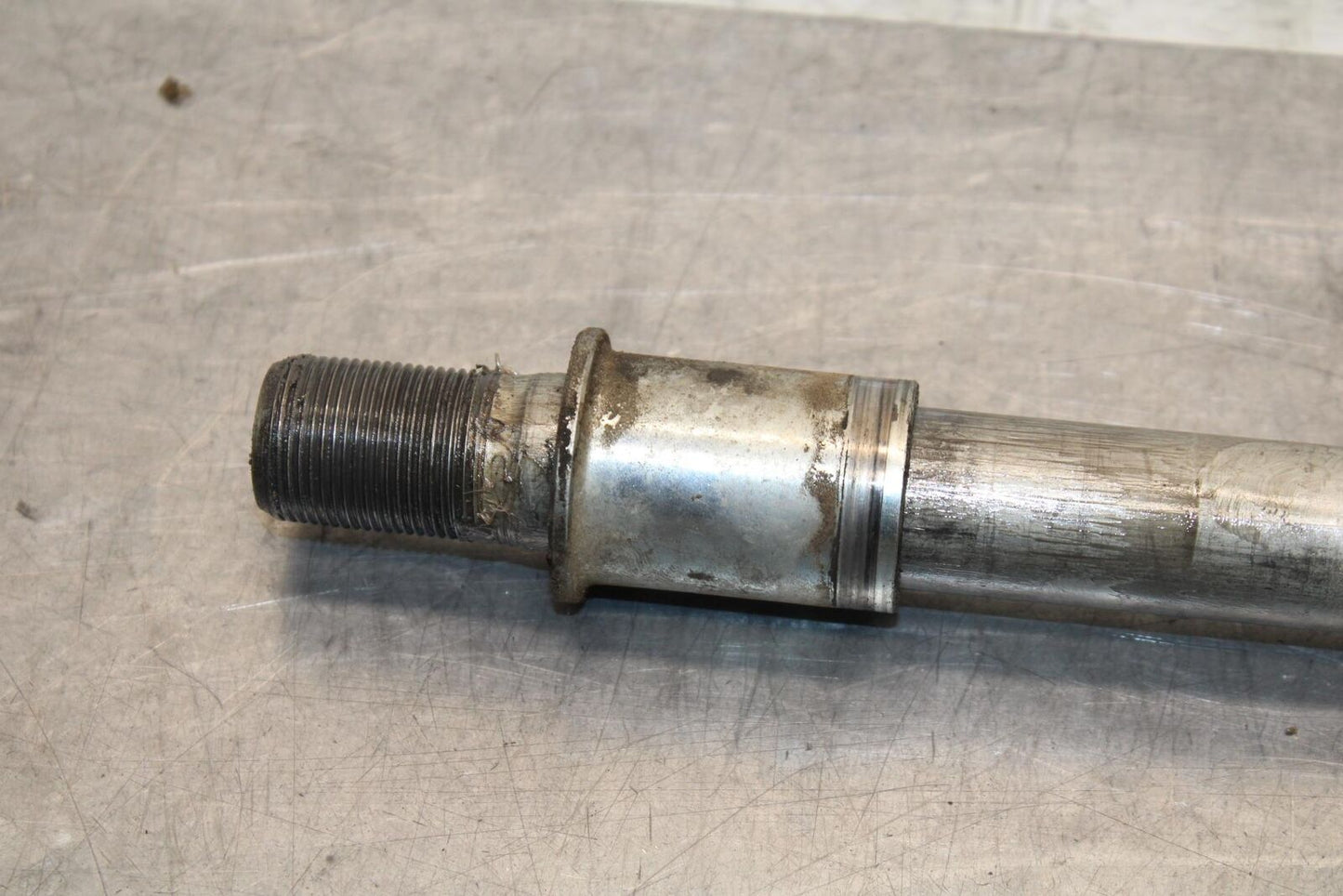 2005 Kawasaki Vulcan 1600 VN1600D Nomad FRONT WHEEL RIM AXLE PIVOT BOLT BB556