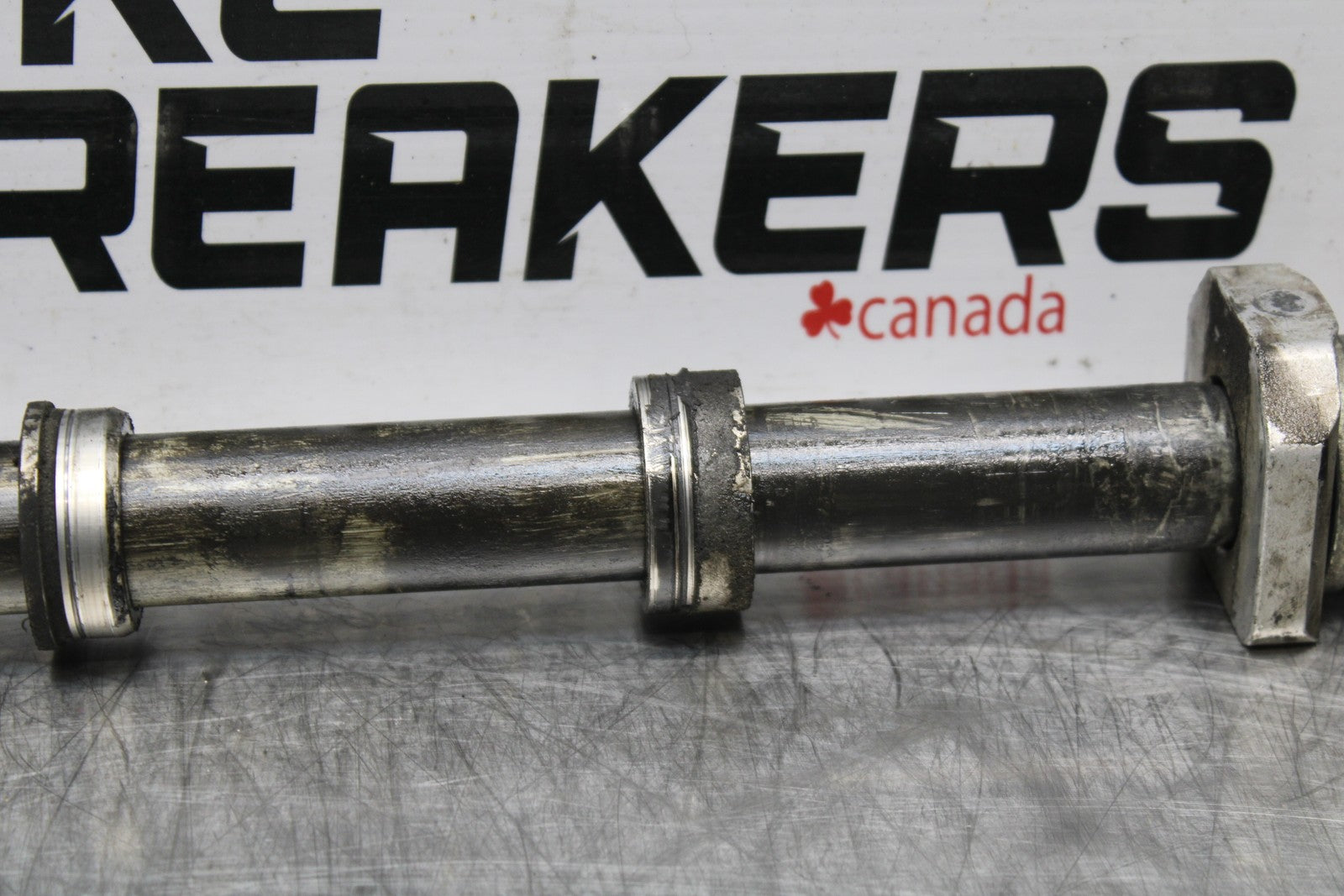 06-07 SUZUKI GSXR 600 REAR AXLE BACK WHEEL RIM PIVOT BOLT AXEL BB178