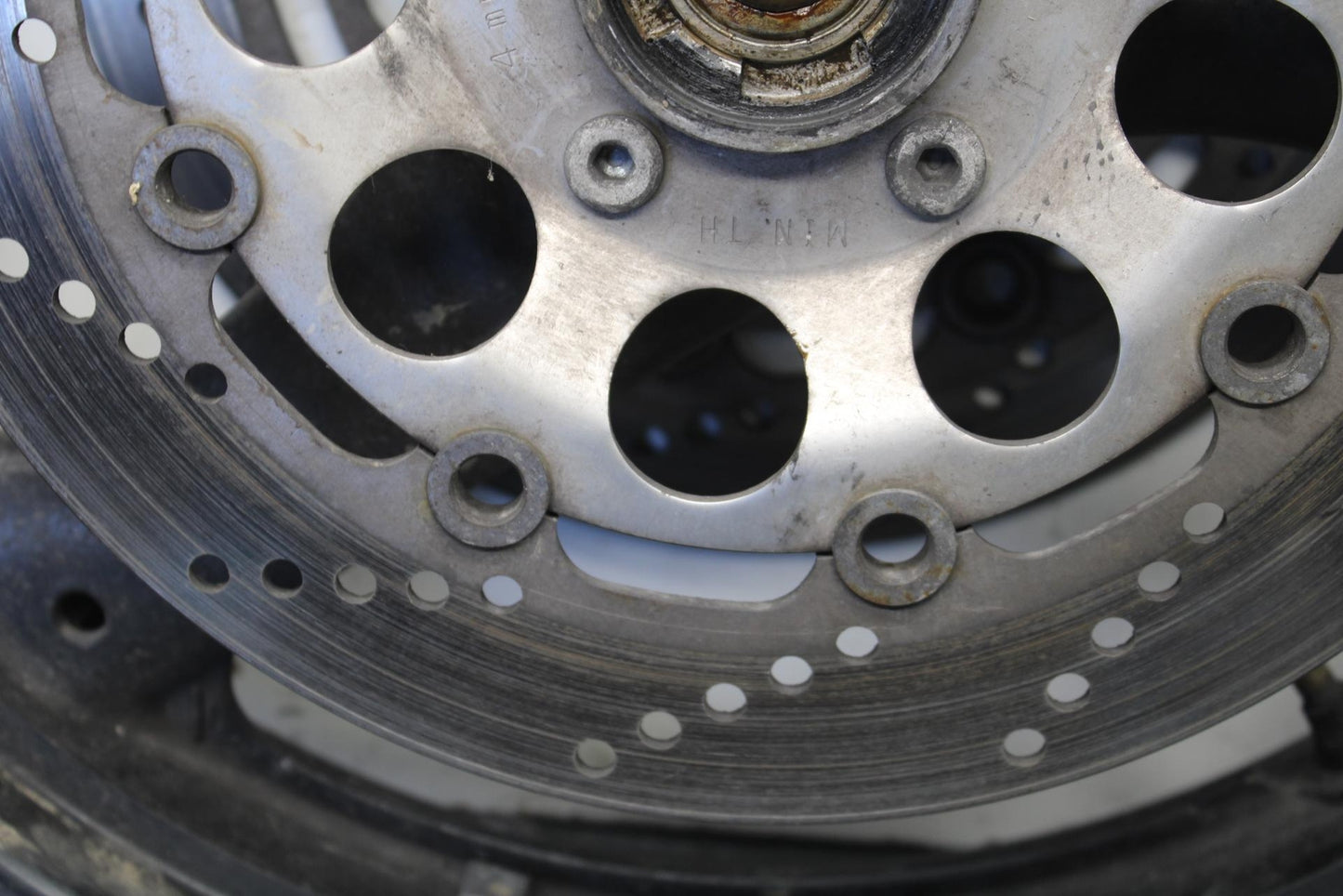 1995 Suzuki RF600R FRONT WHEEL AND LEFT RIGHT BRAKE ROTORS DISCS BB615
