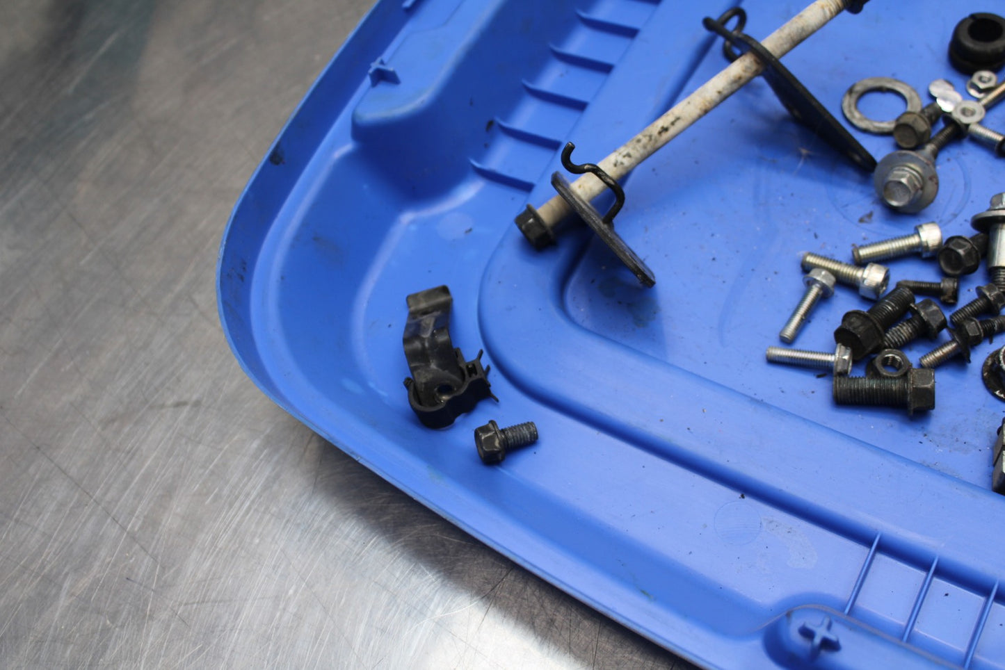 08 KAWASAKI VULCAN 900 MOUNTING BOLTS HARDWARE MOTOR SCREWS BB184