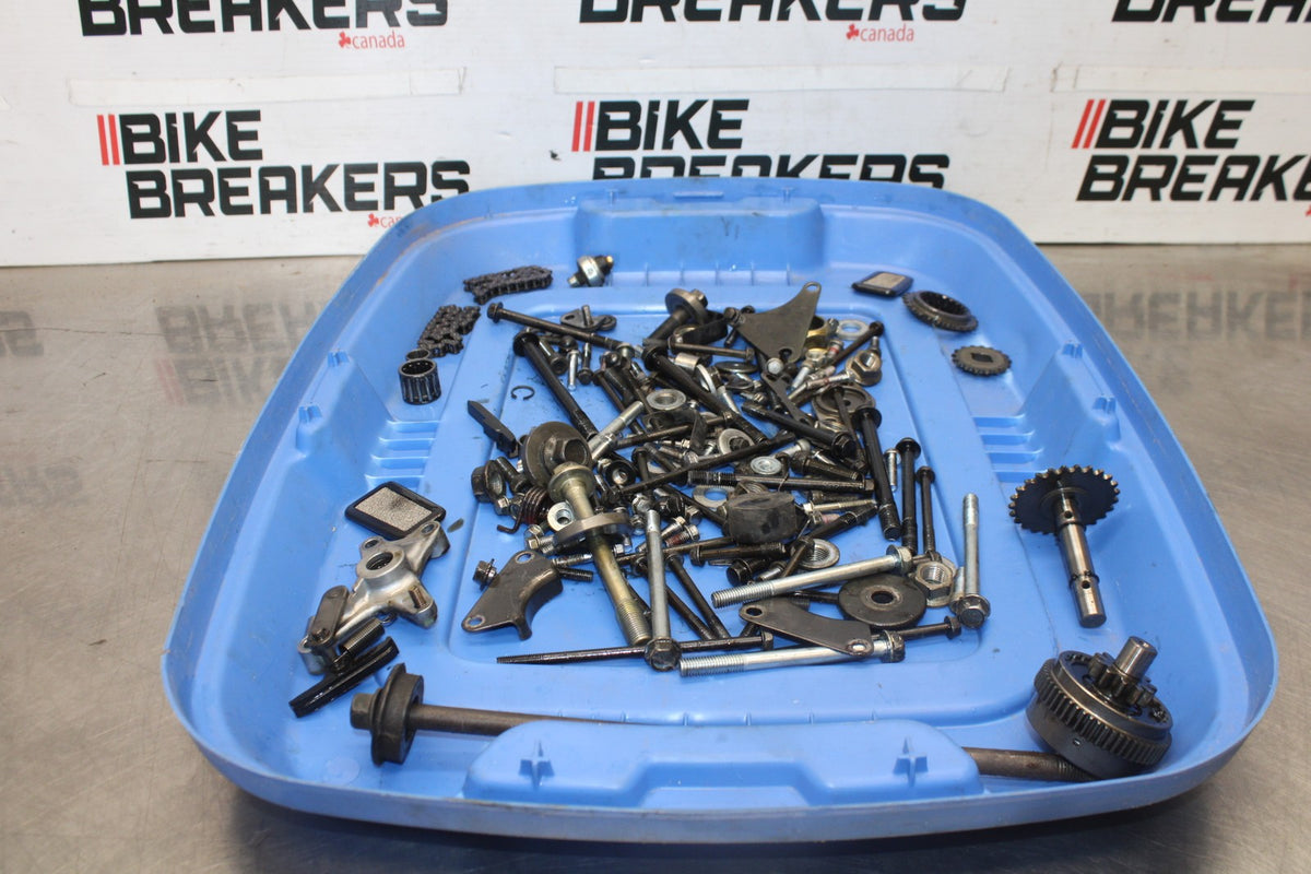 97 KAWASAKI VULCAN 1500 VN1500D CLASSIC ENGINE BOLTS HARDWARE MOTOR BB936