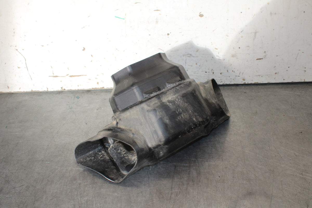 09-14 YAMAHA YZF R1 RAM AIR INTAKE TUBE DUCT BB696
