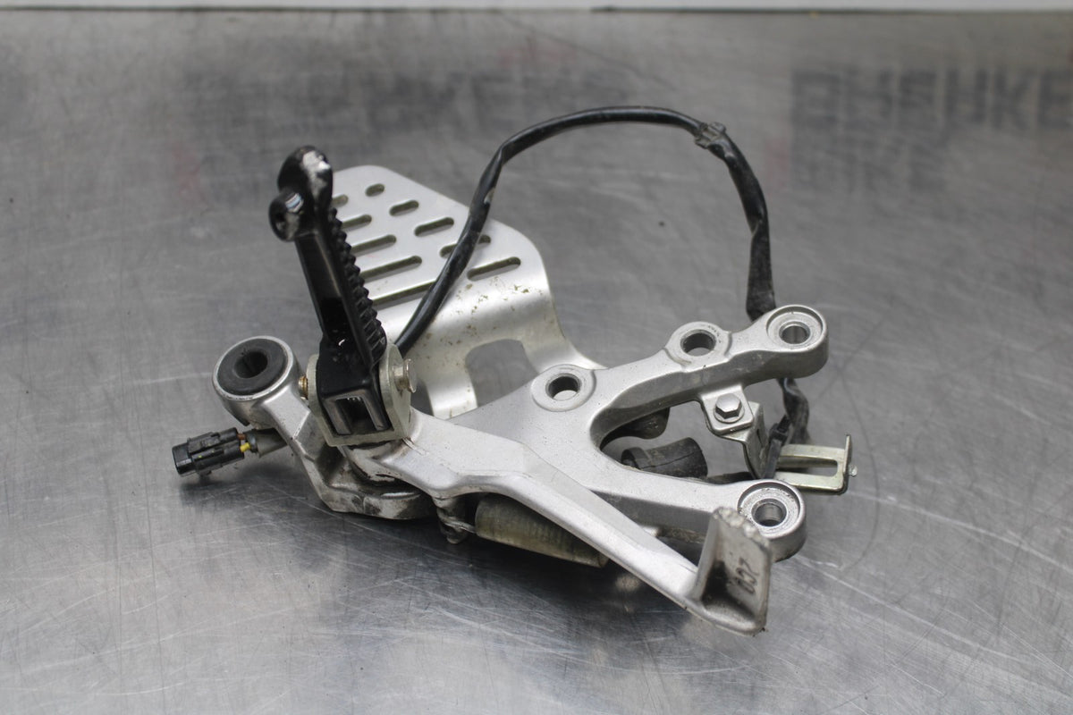 08-16 YAMAHA YZF R6 RIGHT REARSET REAR SET DRIVER FOOT PEG REST STOP BB798