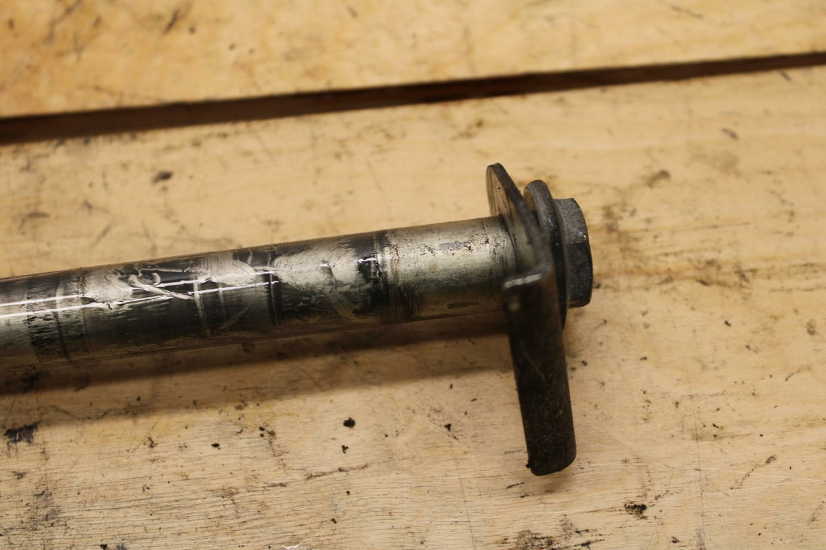 07-12 SUZUKI BANDIT 650S REAR AXLE BACK WHEEL RIM PIVOT BOLT AXEL BB328
