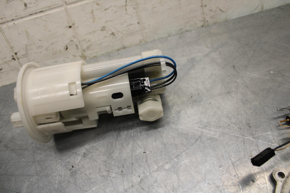 09-14 YAMAHA YZF R1 FUEL PUMP GAS PETROL SENDER UNIT 14B-13907-20-00 BB471