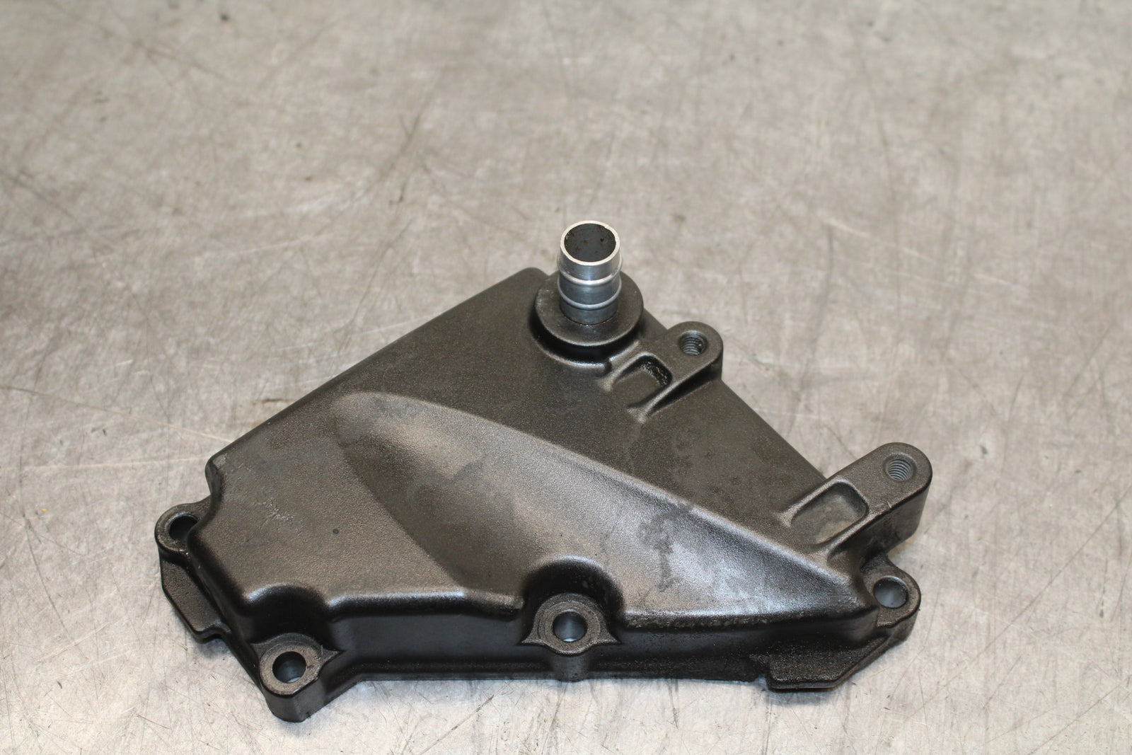 06 YAMAHA YZF R6 ENGINE MOTOR CRANK CASE VENT COVER BB716