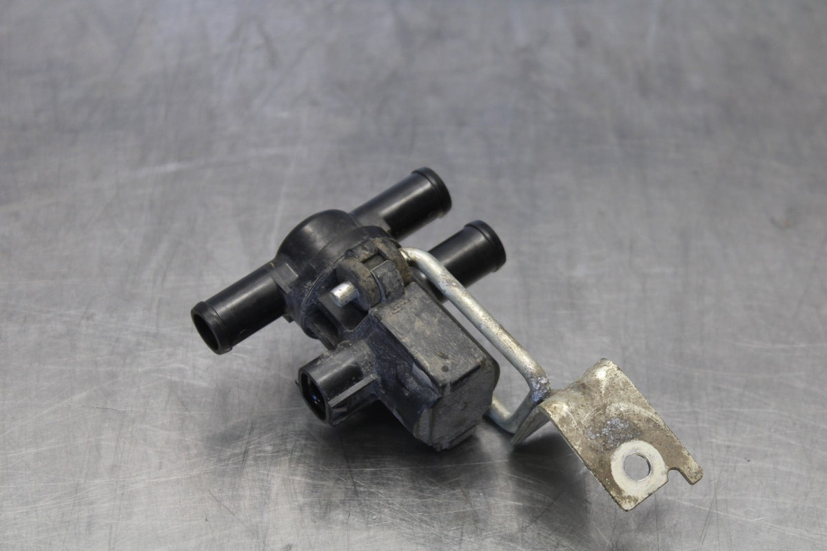 18 SUZUKI GSXR750 AIR VALVE SOLENOID TOP ENGINE SWITCH SENSOR BB891