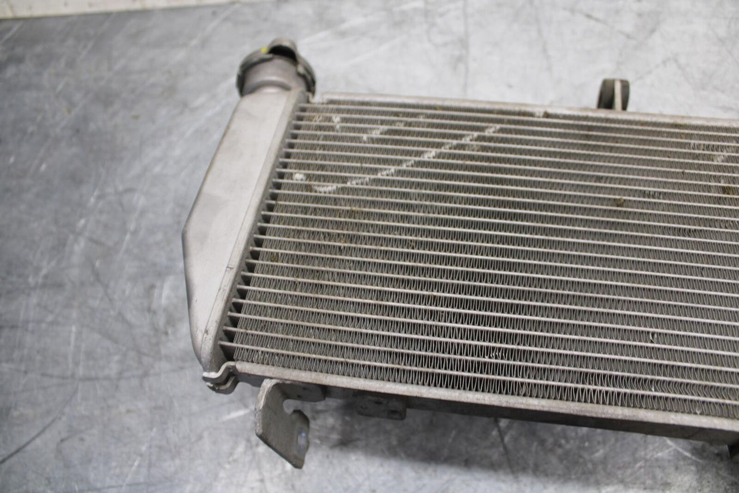 2015 Yamaha YZF R3 ENGINE RADIATOR MOTOR COOLER COOLING RADIATER BB526