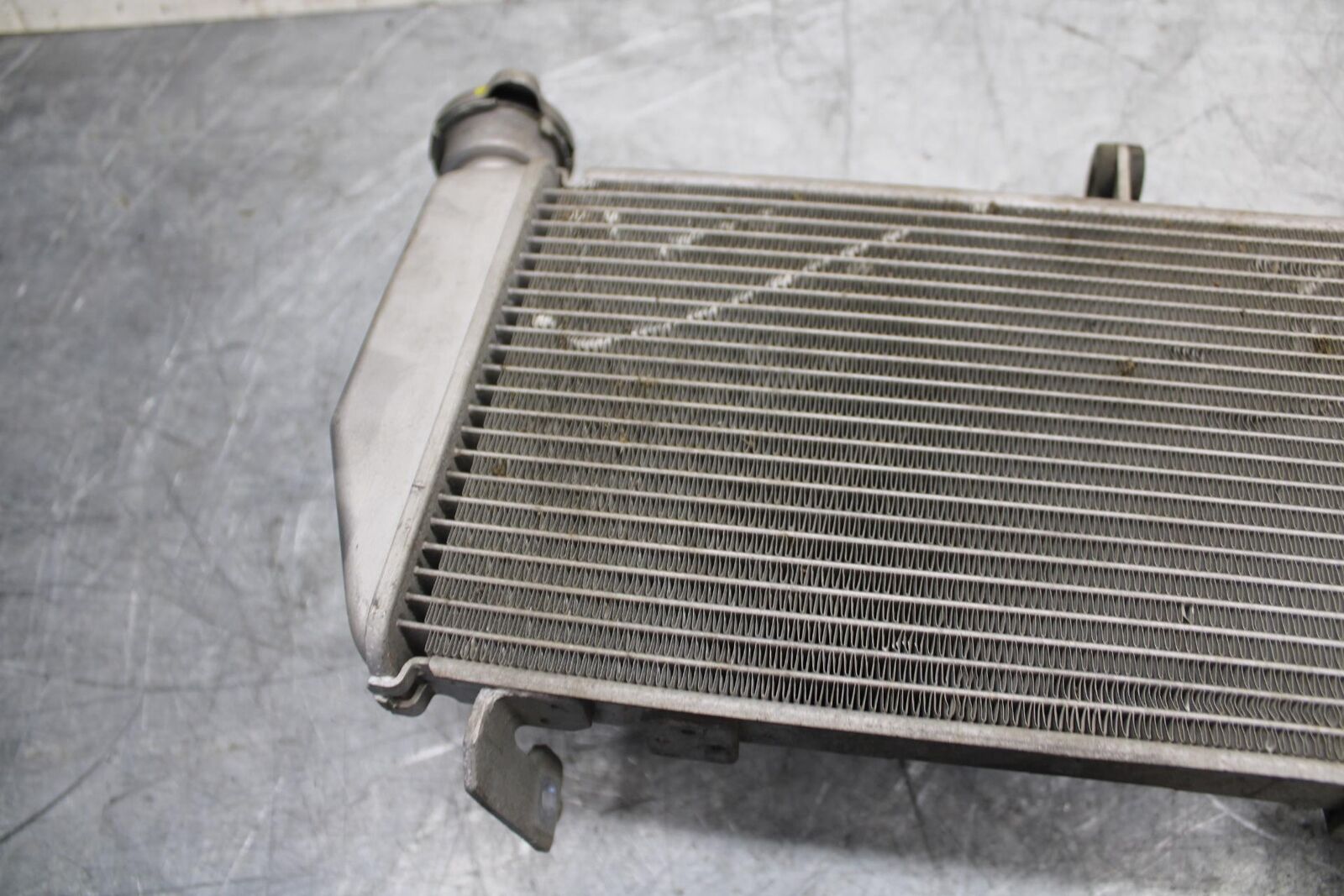2015 Yamaha YZF R3 ENGINE RADIATOR MOTOR COOLER COOLING RADIATER BB526