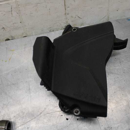09-14 YAMAHA YZF R1 ENGINE SPROCKET COVER 14B-15377-00-00 14B-15418-00-00 BB471