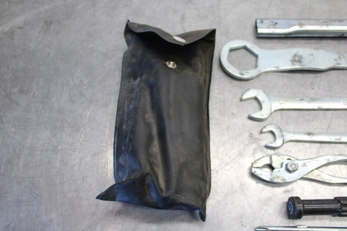 07-09 YAMAHA FZ6 STOCK TOOLS OEM TOOL BAG KIT SET BB713