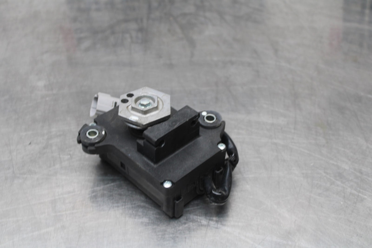11-25 SUZUKI GSXR 600  EXHAUST VALVE SERVO MOTOR BB830