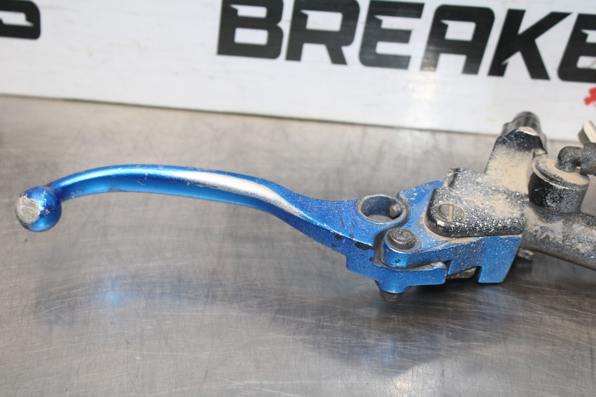 01-03 SUZUKI GSXR600 FRONT BRAKE MASTER CYLINDER w/ LEVER BB841