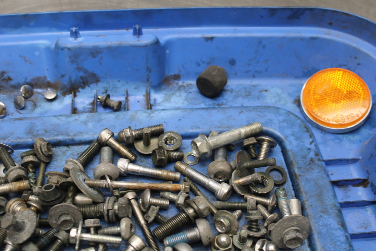 05-09 SUZUKI BOULEVARD C90 MOUNTING BOLTS HARDWARE SCREWS BB918