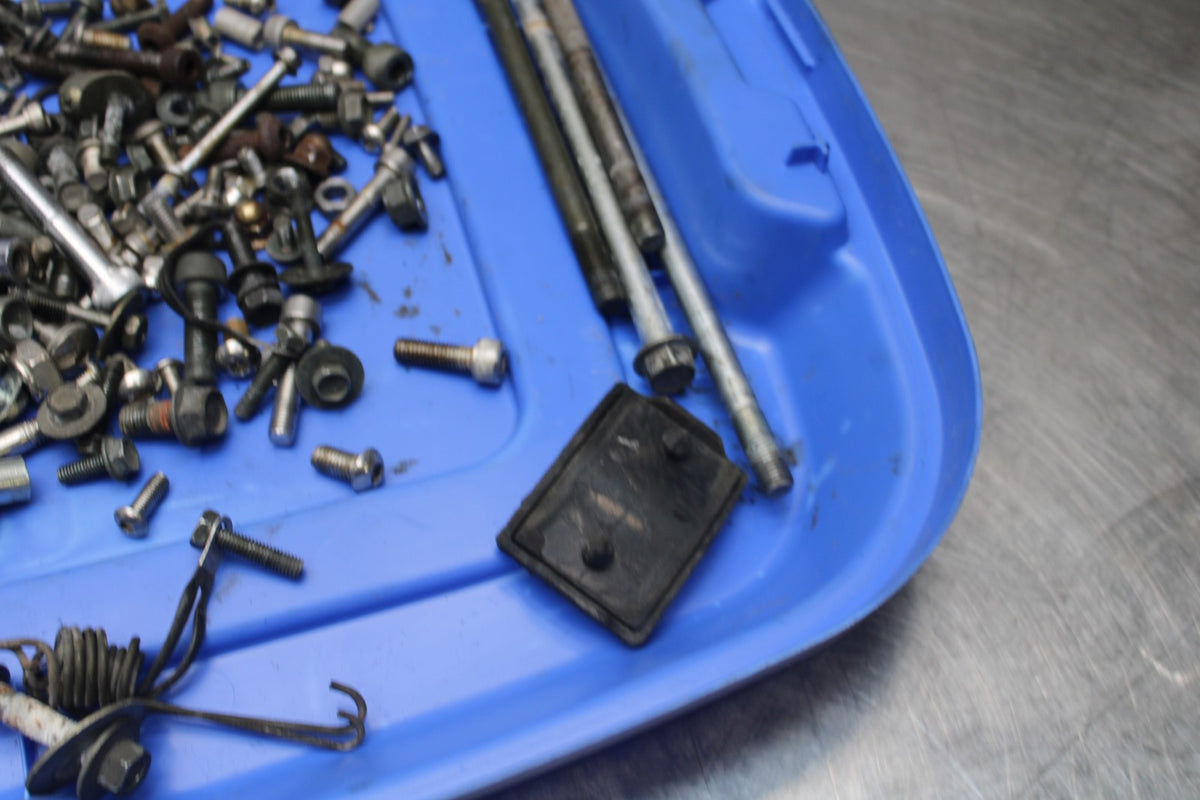 05-09 SUZUKI BOULEVARD C90 MOUNTING BOLTS HARDWARE MOTOR SCREWS BB791