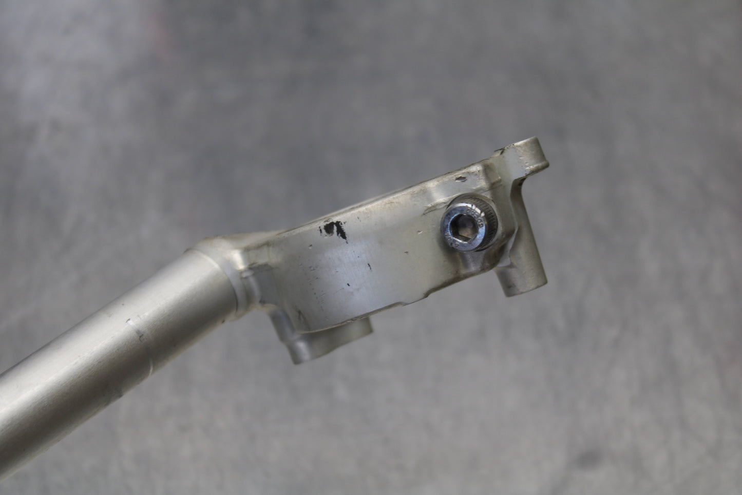 07-08 YAMAHA YZF R1 LEFT CLIP ON HANDLEBAR BB160